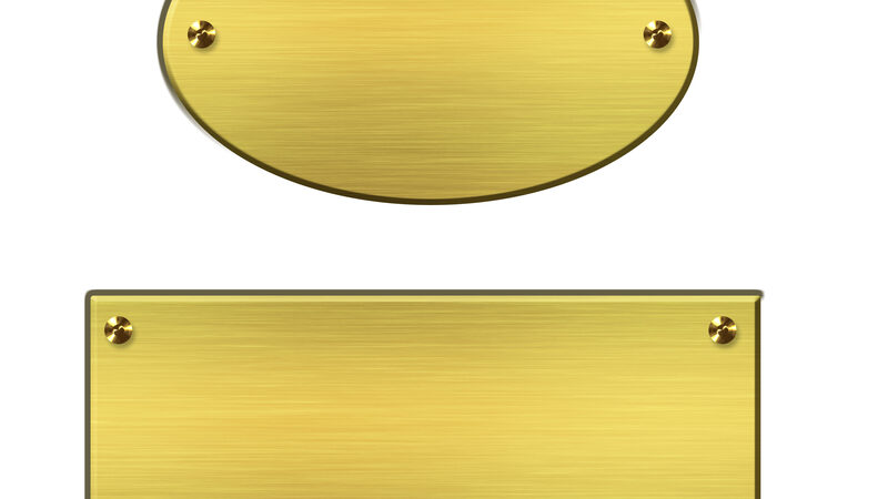 Skab opnåelig elegance med messingskilt til erhverv og private